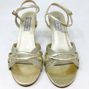 TOUCH UPS GOLD SPARKLE GLITTER DRESSY FAUX LEATHER SANDALS HEELS WOMENS SZ 9
